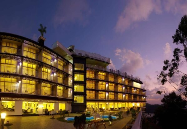 4 Day and 3 night Munnar, Thekkady Houseboat package