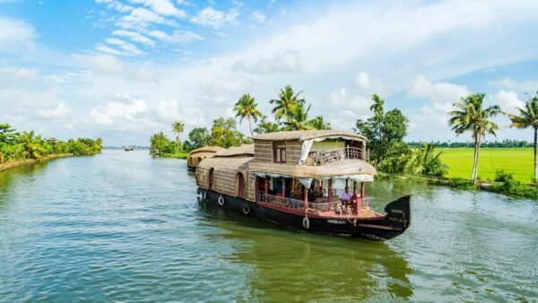 4 Day and 3 night Munnar, Alleppey Houseboat package
