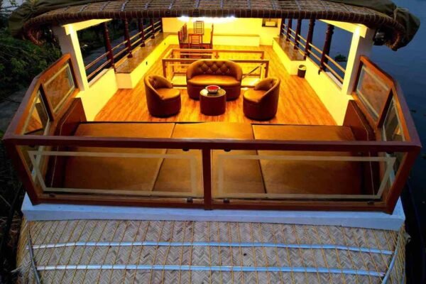 3 Bedroom Deluxe Houseboat With Upperdeck