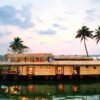 3 Bedroom Deluxe Houseboat With Upperdeck