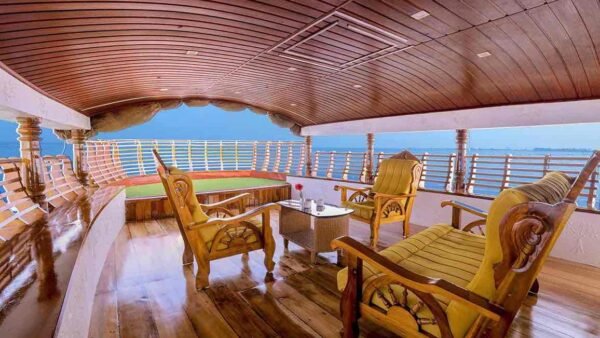 2 Bedroom Premium Houseboat With Upperdeck