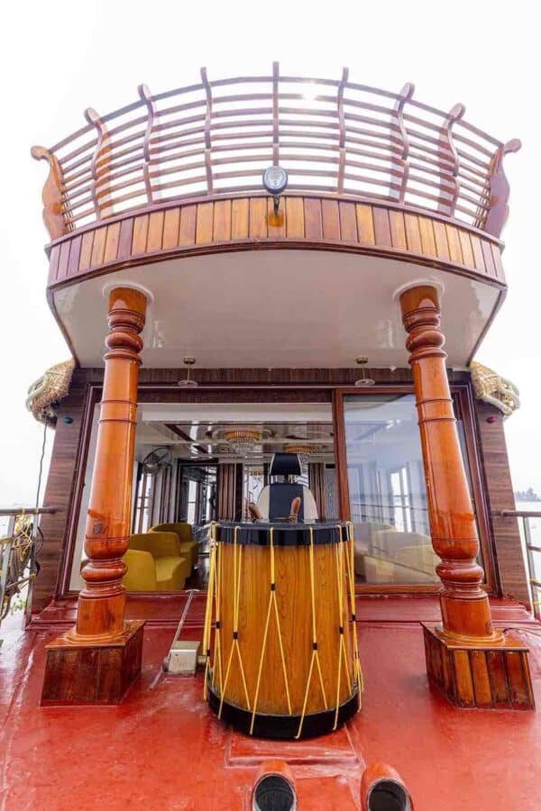 2 Bedroom Premium Houseboat With Upperdeck