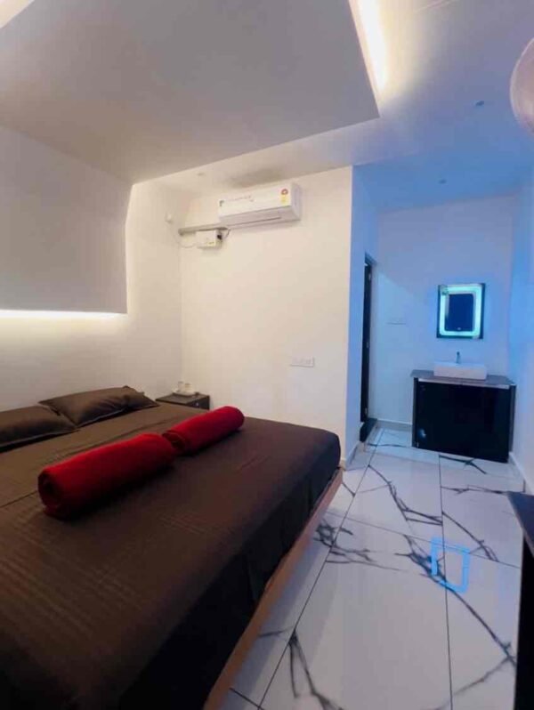 Golden Rock A-Frame | 3 Bedroom Stay in Mamalakandam