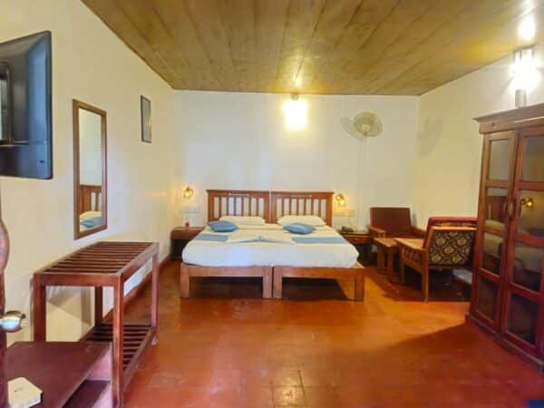 Munnar Family Pool Stay