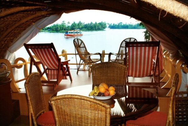 1 Bedroom Traditonal Alleppey Boathouse