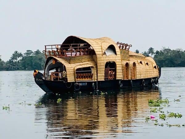 1 Bedroom Traditonal Alleppey Boathouse