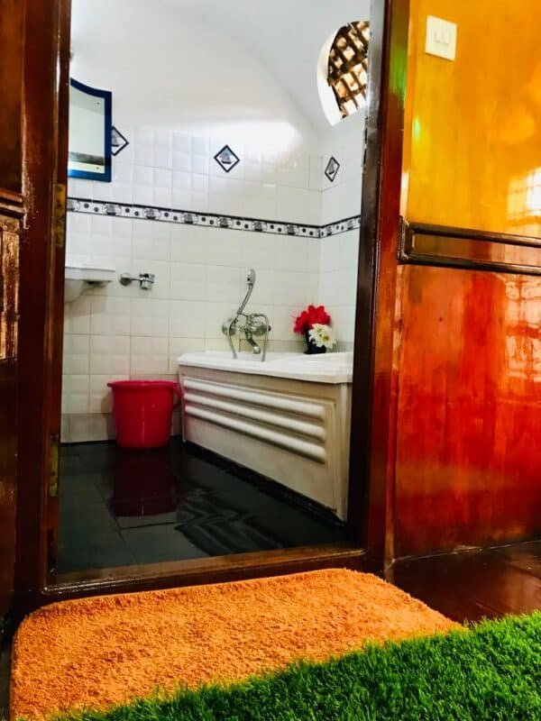 1 Bedroom Traditonal Alleppey Boathouse