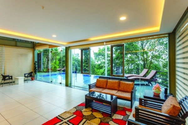 3 Bedroom Pool Cottage & Private Houseboat Family Package | 3N 4D