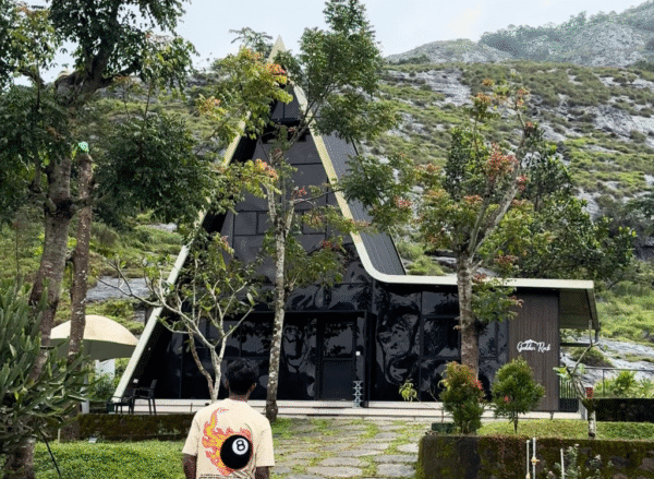 Golden Rock A-Frame | 3 Bedroom Stay in Mamalakandam