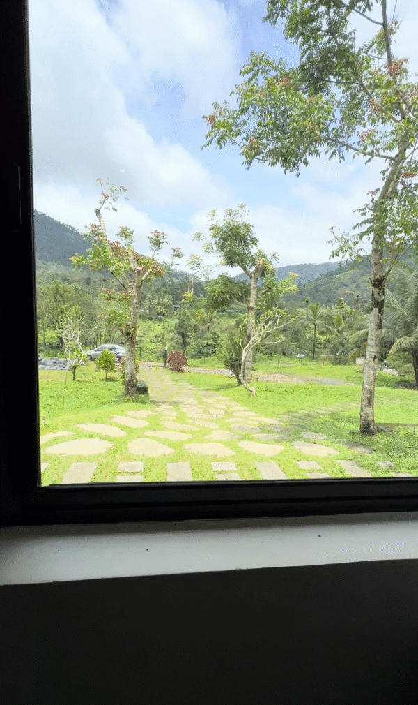 Golden Rock A-Frame | 3 Bedroom Stay in Mamalakandam