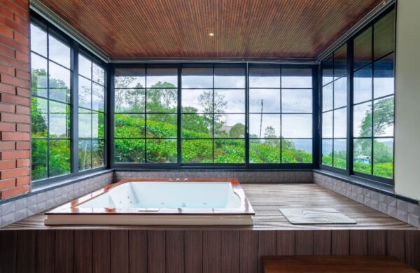 3 Night 4 Days Honeymoon Pool Villa Munnar + Luxury Jacuzzi Houseboat Package