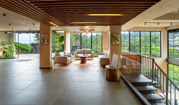 3 Night 4 Days Honeymoon Pool Villa Munnar + Luxury Jacuzzi Houseboat Package