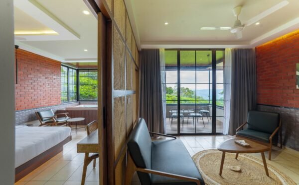 3 Night 4 Days Honeymoon Pool Villa Munnar + Luxury Jacuzzi Houseboat Package