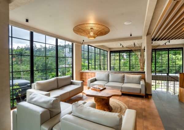 3 Night 4 Days Honeymoon Pool Villa Munnar + Luxury Jacuzzi Houseboat Package