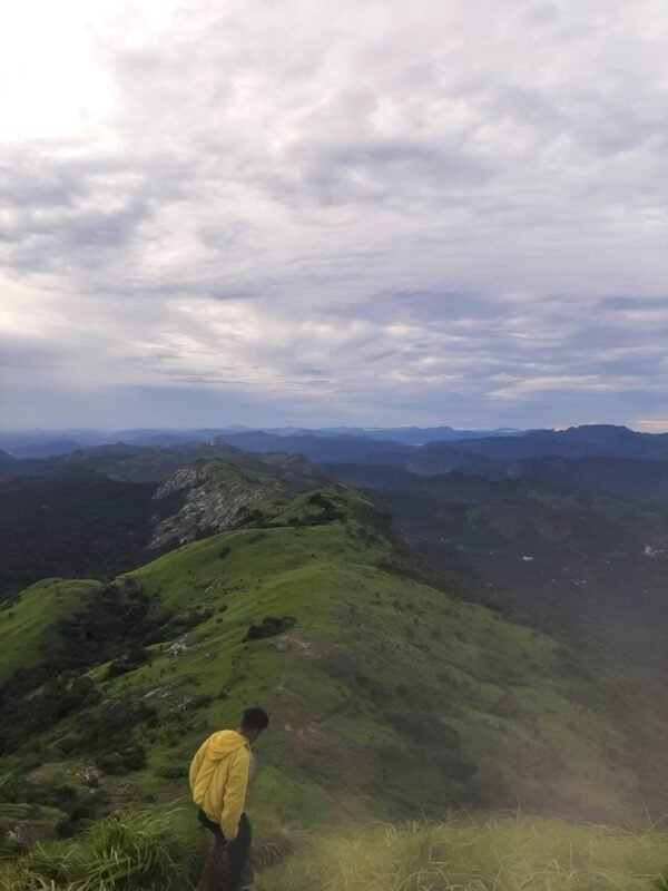 1 Night Kolukkumalai Package    | Starting from 1900