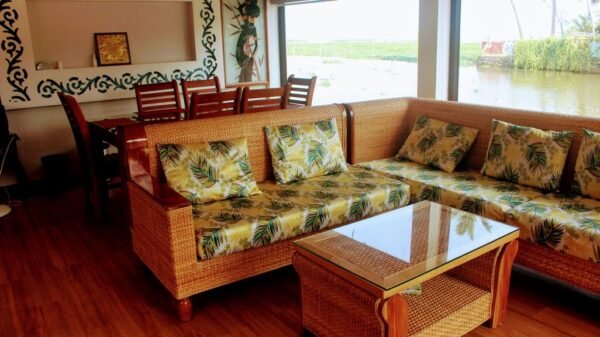 3 Night 4 Days Honeymoon Pool Villa Munnar + Luxury Jacuzzi Houseboat Package