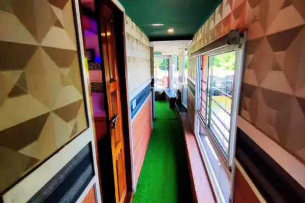 1 Bedroom Deluxe Boathouse7 1 Bedroom Houseboat With Upper Deck - Alleppey