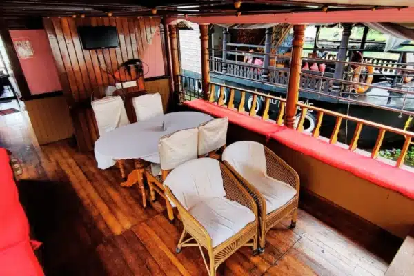 1 Bedroom Houseboat2 1 Bedroom Houseboat With Upper Deck