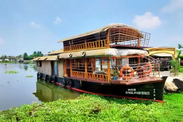 1 Bedroom Houseboat3 1 Bedroom Houseboat With Upper Deck