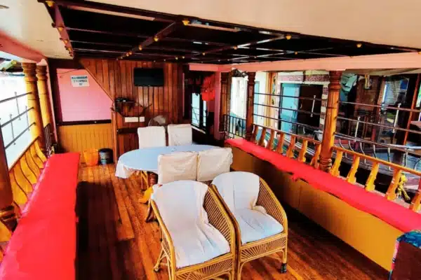 1 Bedroom Houseboat4 1 Bedroom Houseboat With Upper Deck