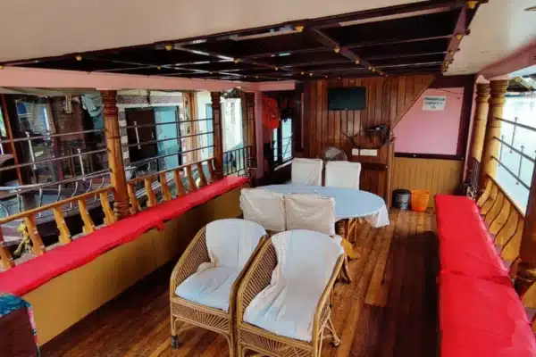 1 Bedroom Houseboat7 1 Bedroom Houseboat With Upper Deck