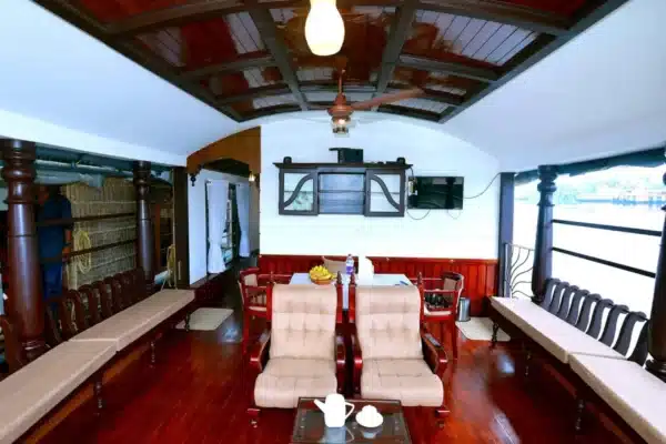 1 Bedroom Traditional Boathouse1 1 Bedroom Tradtional Houseboat Alleppey