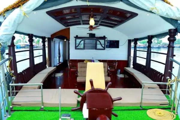 1 Bedroom Traditional Boathouse6 1 Bedroom Tradtional Houseboat Alleppey