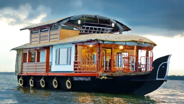 1 Bedroom Premium Houseboat in Alleppey