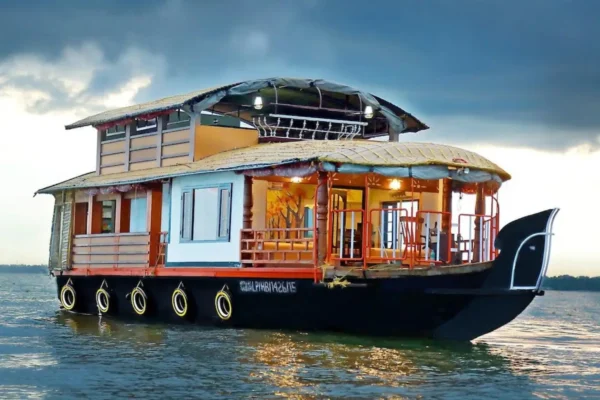 1 Bedroom Premium Houseboat in Alleppey
