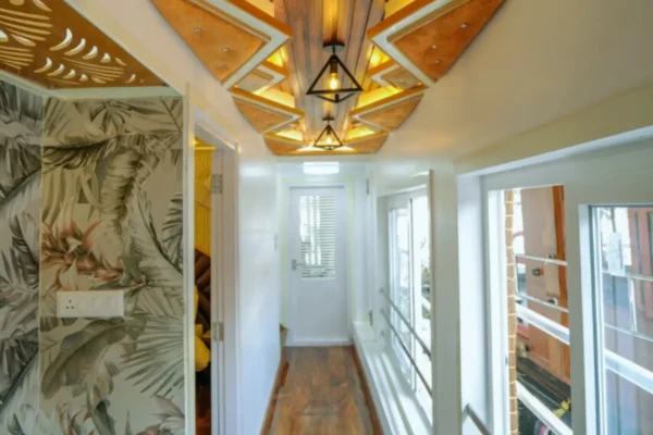 1 bed houseboat2 1 Bedroom Luxury Houseboat With Jacuzzi