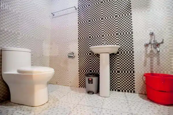 1 bed premium boat1 1 Bedroom Premium Houseboat with Upper Deck