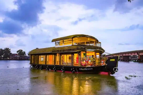 1 bed premium boat2 1 Bedroom Premium Houseboat with Upper Deck