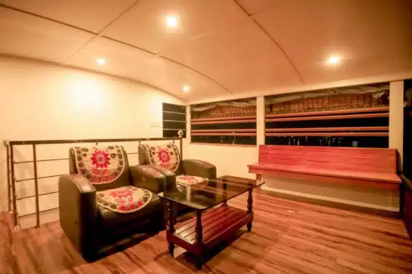 1 bed premium boat7 1 Bedroom Premium Houseboat with Upper Deck