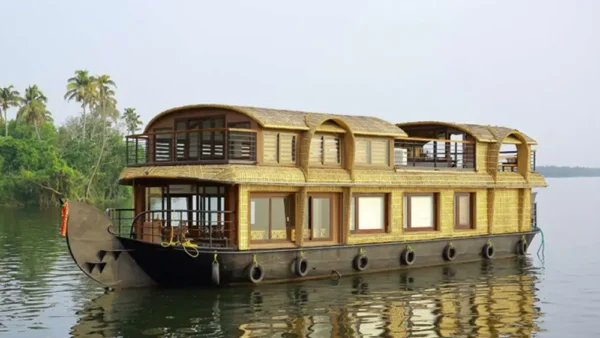 1 Bedroom Ultra Luxury Houseboat With Jacuzzi