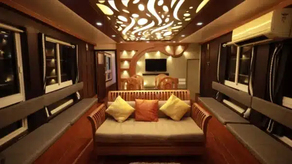 1 bedroom4 1 Bedroom Premium Houseboat In Alleppey
