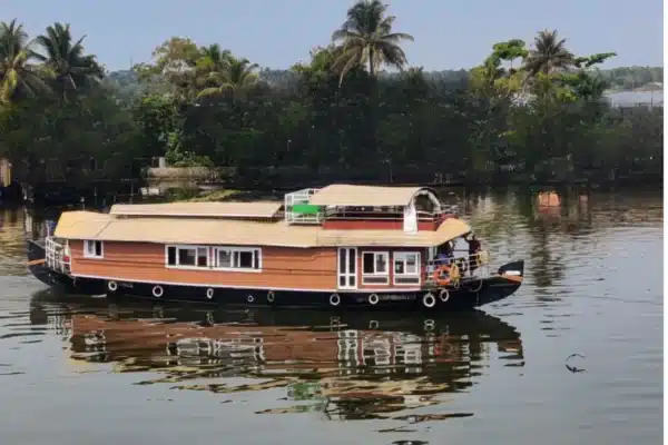 2 bedroom deluxe2 2 Bedroom Deluxe Houseboat Alleppey
