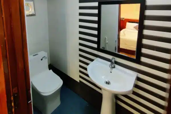2 bedroom deluxe5 2 Bedroom Deluxe Houseboat Alleppey