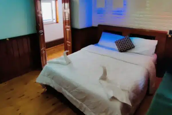 2 bedroom deluxe7 2 Bedroom Deluxe Houseboat Alleppey