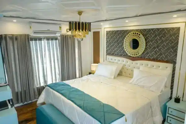 2 bedroom luxury2 2 Bedroom Luxury Houseboat With Alleppey