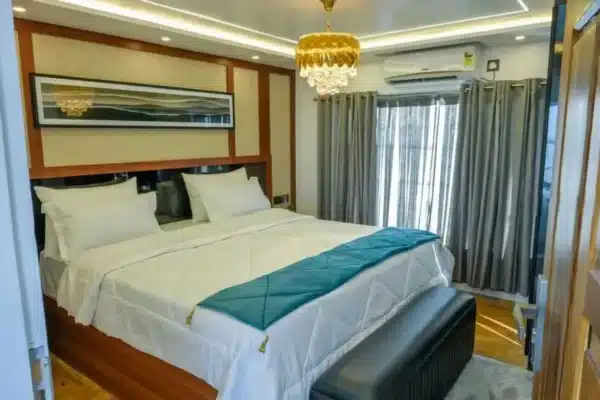 2 bedroom luxury8 2 Bedroom Luxury Houseboat With Alleppey