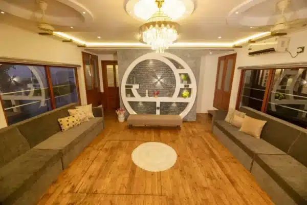 3 bed luxuy houseboat6 3 Bedroom Premium Houseboat With Upper Deck