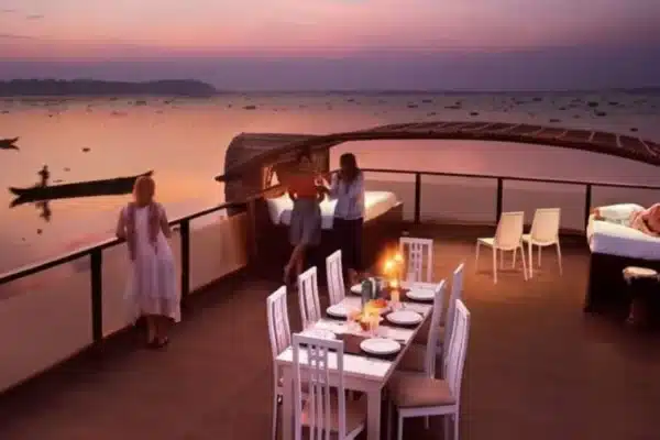 3 Bedroom Ultra Luxury Houseboat Alleppey
