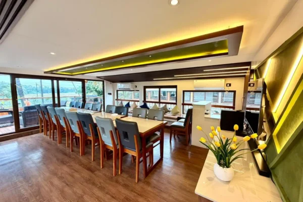 3 bedroom luxury10 3 Bedroom Luxury Houseboat