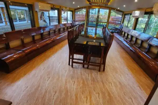 3 Bedroom Premium Houseboat With Upper Deck