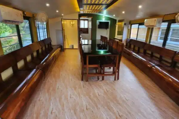 3 Bedroom Premium Houseboat With Upper Deck