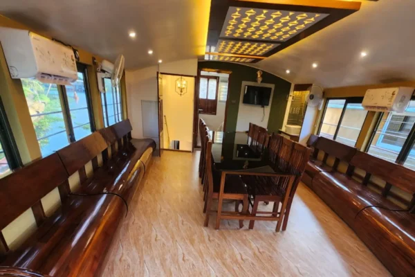 3 Bedroom Premium Houseboat With Upper Deck