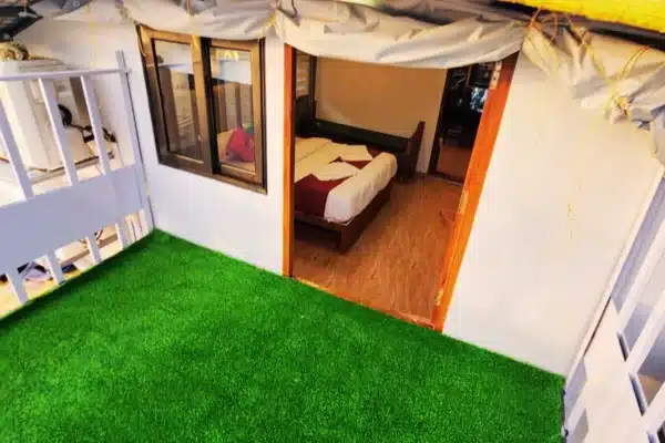 3 Bedroom Premium Houseboat With Upper Deck