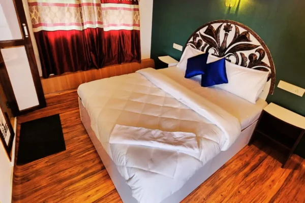 4 bedroom bamboo3 4 Bedroom Deluxe Houseboat Alleppey