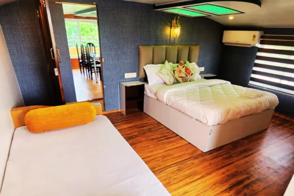 4 bedroom bamboo6 4 Bedroom Deluxe Houseboat Alleppey