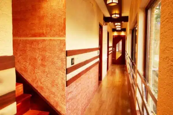 4 bedroom luxury6 4 Bedroom Luxury Houseboat Alleppey